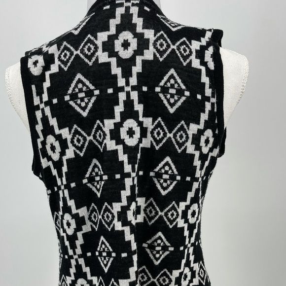 Charming Charlie black and white Aztec open knit vest - Picture 7 of 10